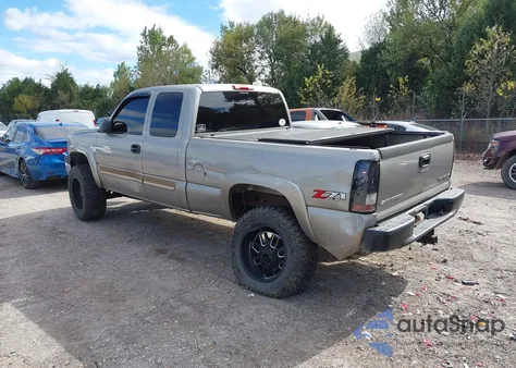 2003 Chevrolet Silverado 1500 Ls z USA, uszkodzony, nr VIN 2GCEK19T031188627